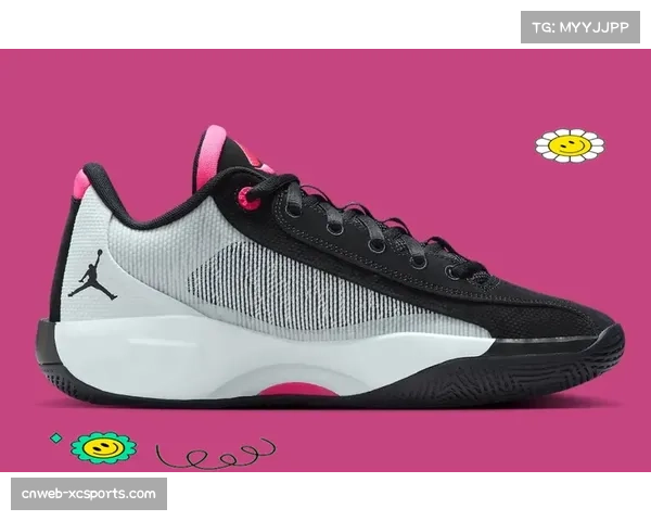 运动品牌推出新款轻量化球鞋，强调对球员加速与变向的支持